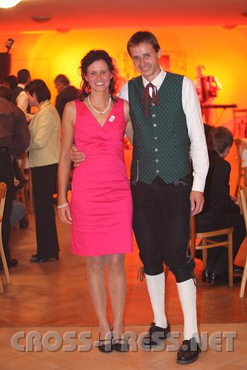 2009.10.17_22.35.12.jpg - Gastgeber des Ballabends: der Obmann des Musikvereins St.Michael, Eduard Gassner, mit seiner charmanten Gattin Edith.