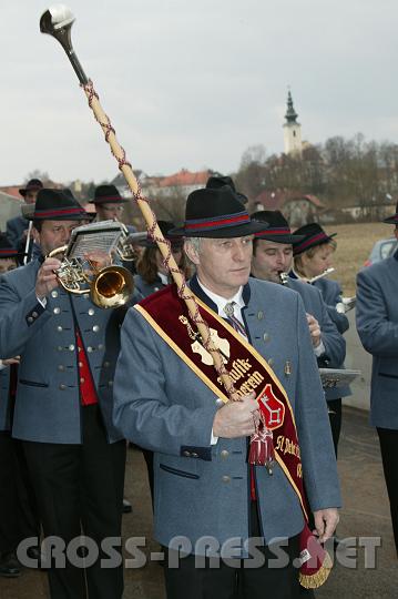 2008-02-23_11.22.33.JPG - Musikalische Umrahmung der Feier durch Musikkapelle St.Peter.  In Sichtweite Gemeinde St.Peter.