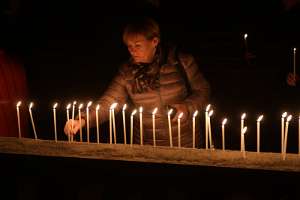 Nacht der 1000 Lichter in Langenhart Kerzen anzünden