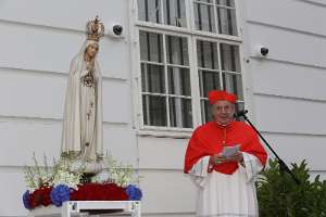 Maria-Namen-Feier in Stephansdom 2014 Kardinal Schönborn bei der Schlussandacht am Josefsplatz.